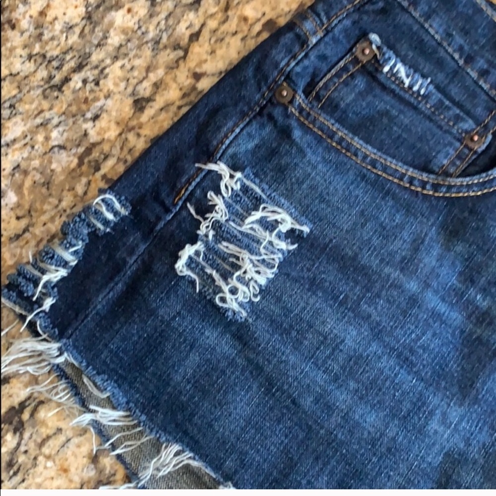 LEVI’s 569 High Rise Distressed Upcycled Fray - Picture 4 of 8